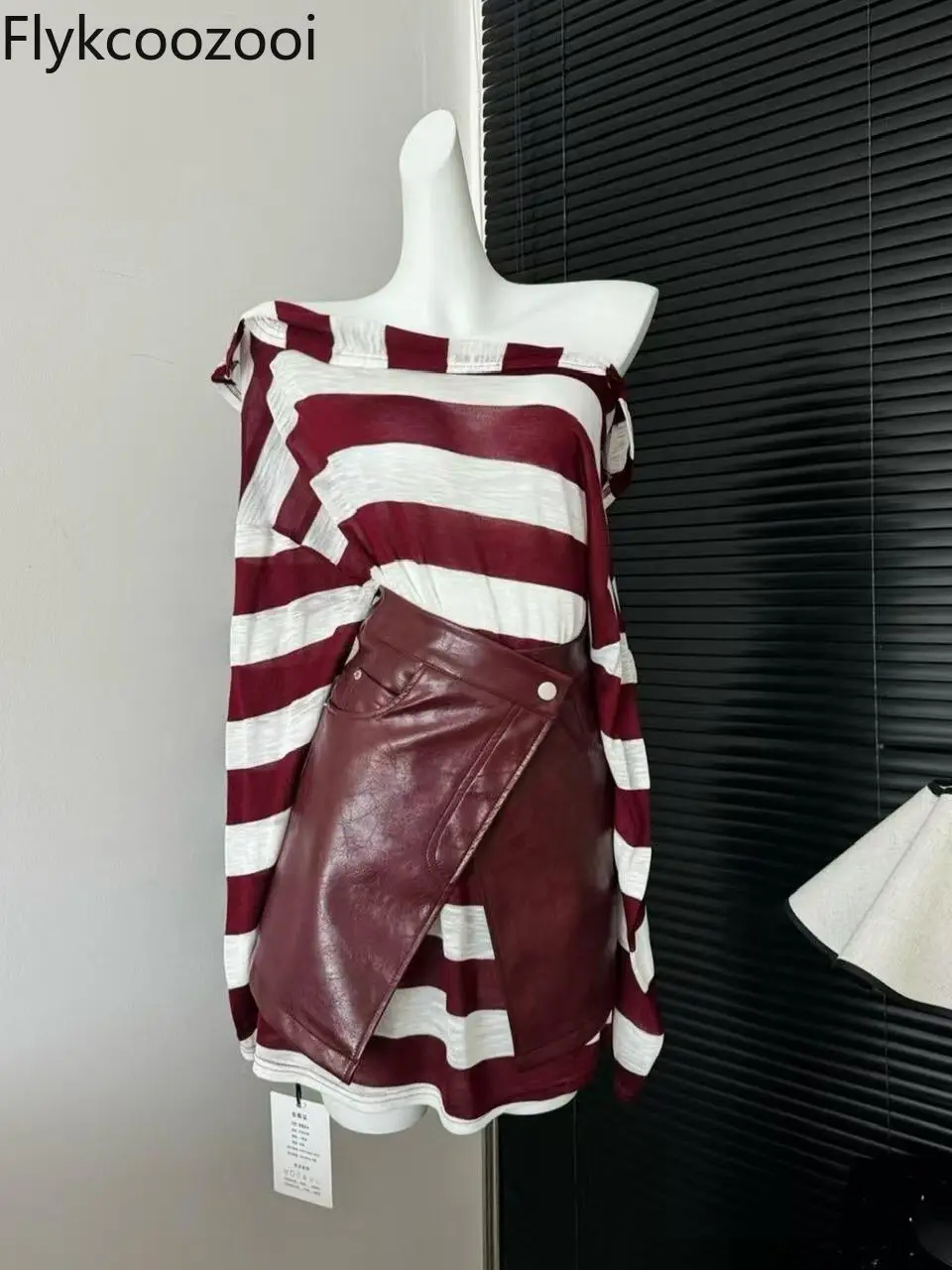 2024 New Autumn Hot Girl Style Irregular Slanted Shoulder Mid-length Contrast Striped T-shirt Hip-covering Leather Skirt Set