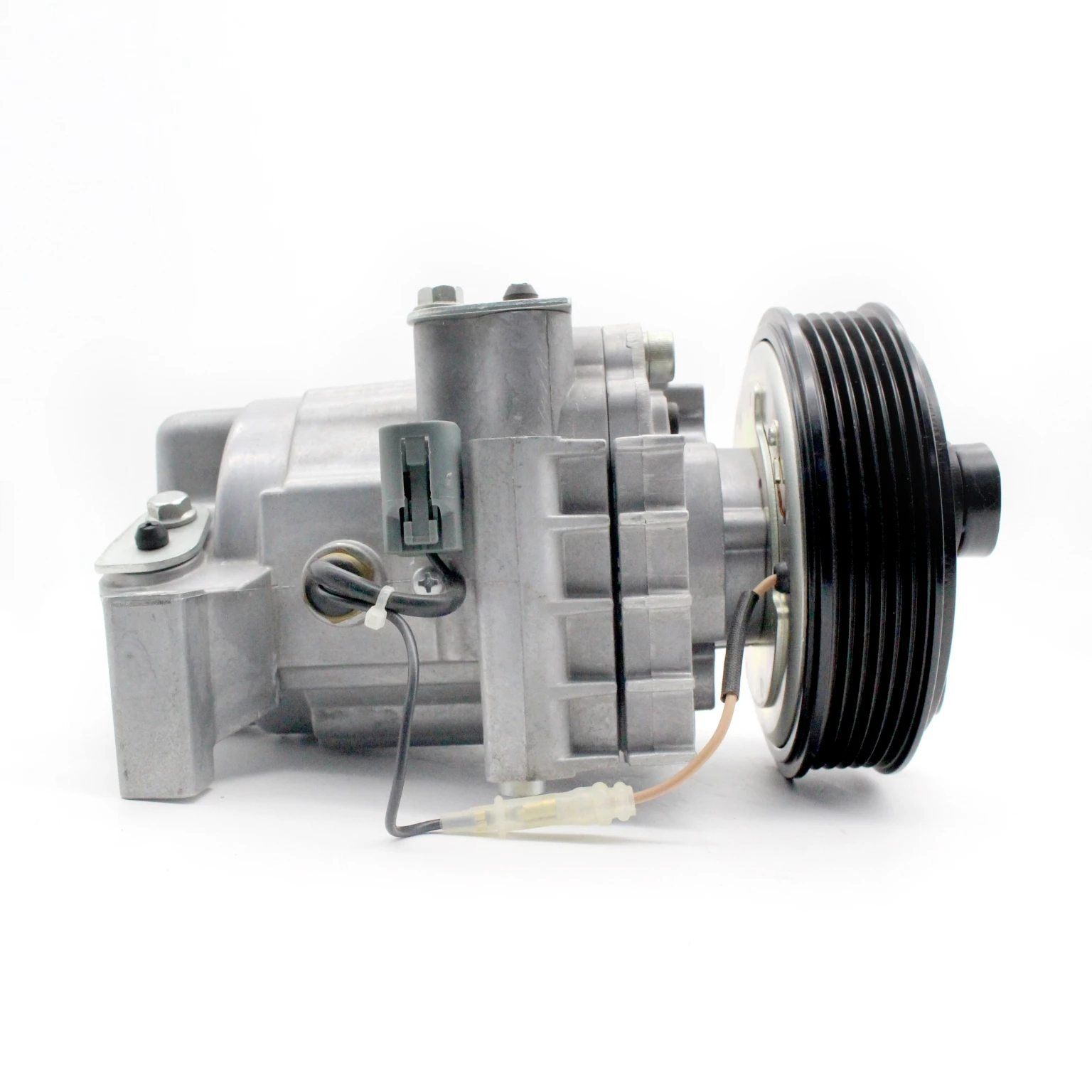 OEM GJ6A61K00/GJ6A61K00A/GJ6A61K00B/GJ6A61K00C Auto Air Conditioning Compressor Fora 6 Saloon