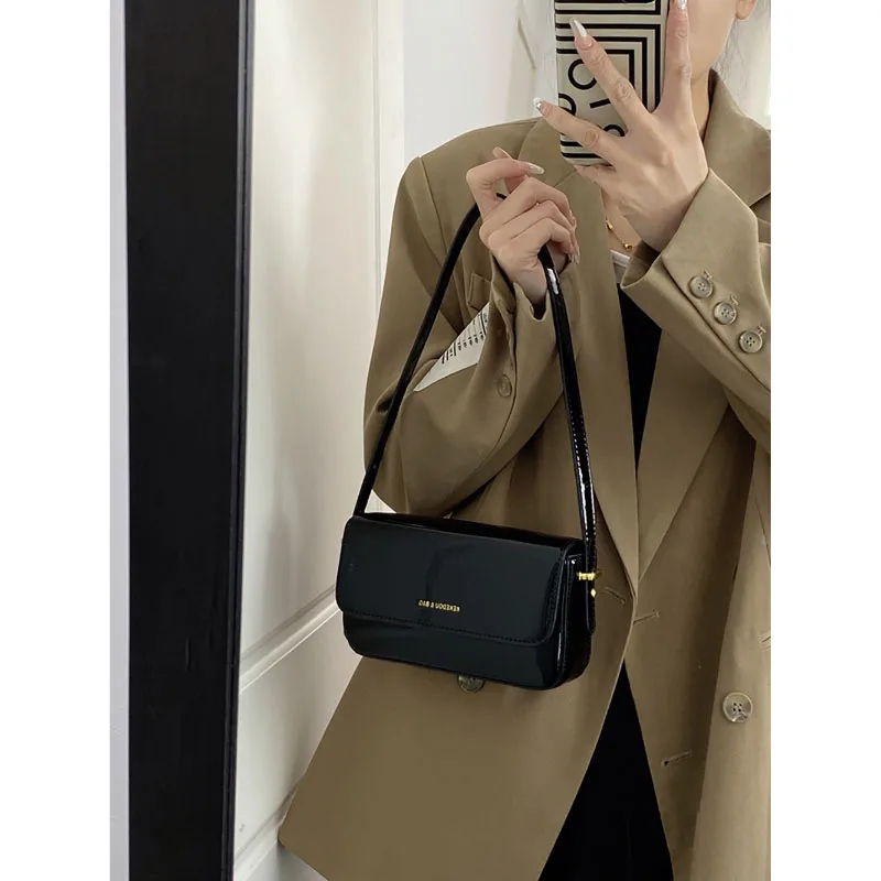 Retro Red Glossy Surface Patent Leather Square Bag Women 2024 New High Quality Fashion Underarm Bag Light Luxury Crossbody Bag