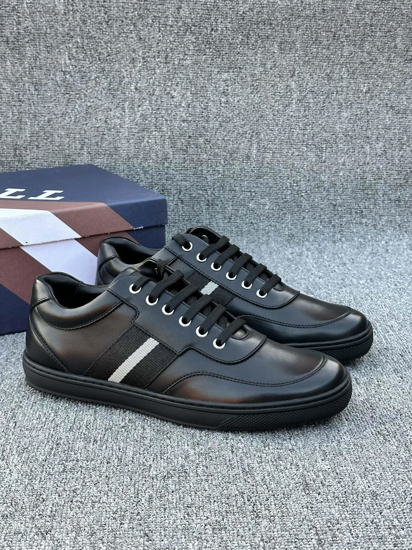 Luxury B Style Leather Board Shoes Men British Style Casual Shoes High Quality Genuine leather Fashion Striped Black Men Shoes