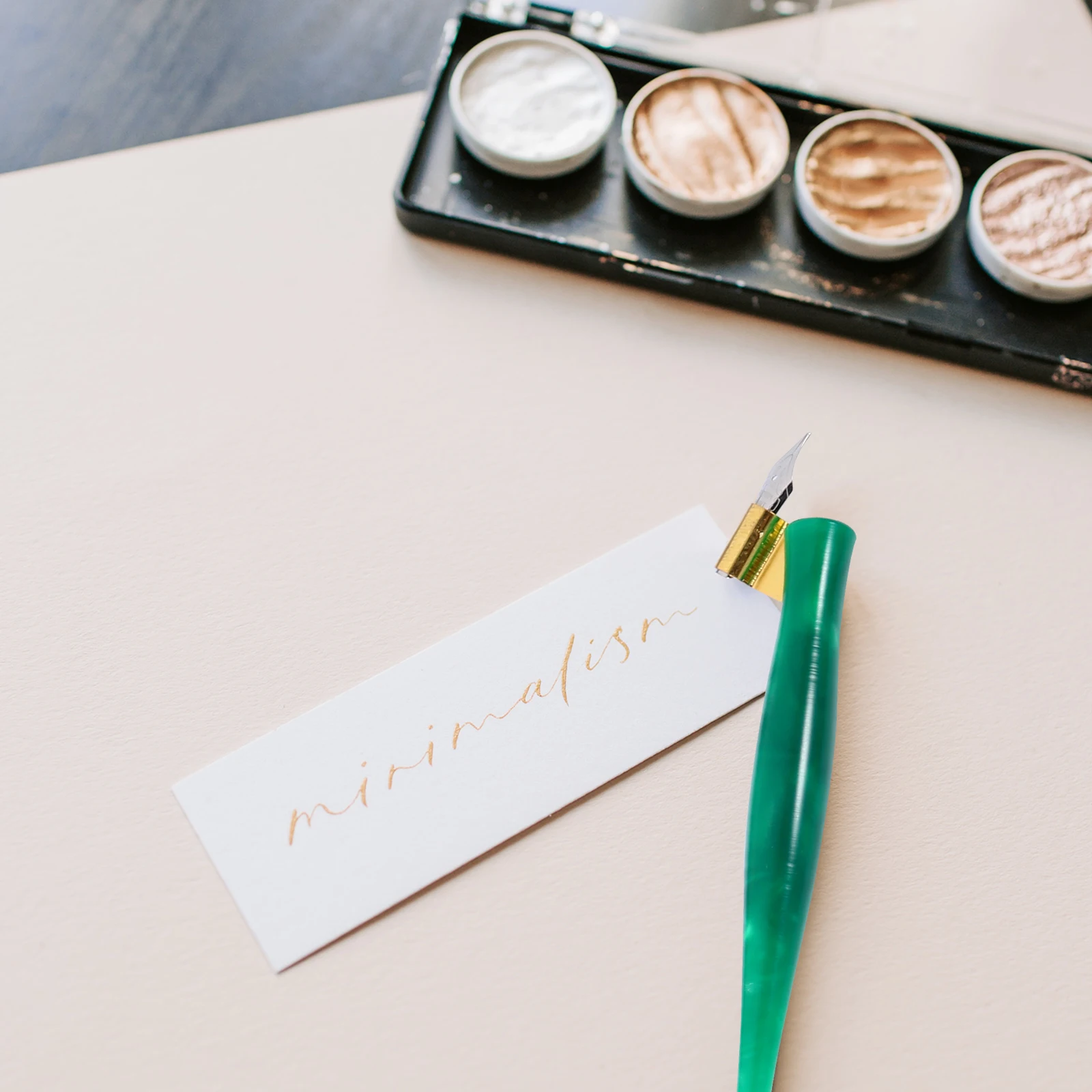 1 set Dip Pen Set 6 Nibs Wood Handle Calligraphy Pen Smooth Writing Wear-Resistant Lightweight Design Gift For Beginners