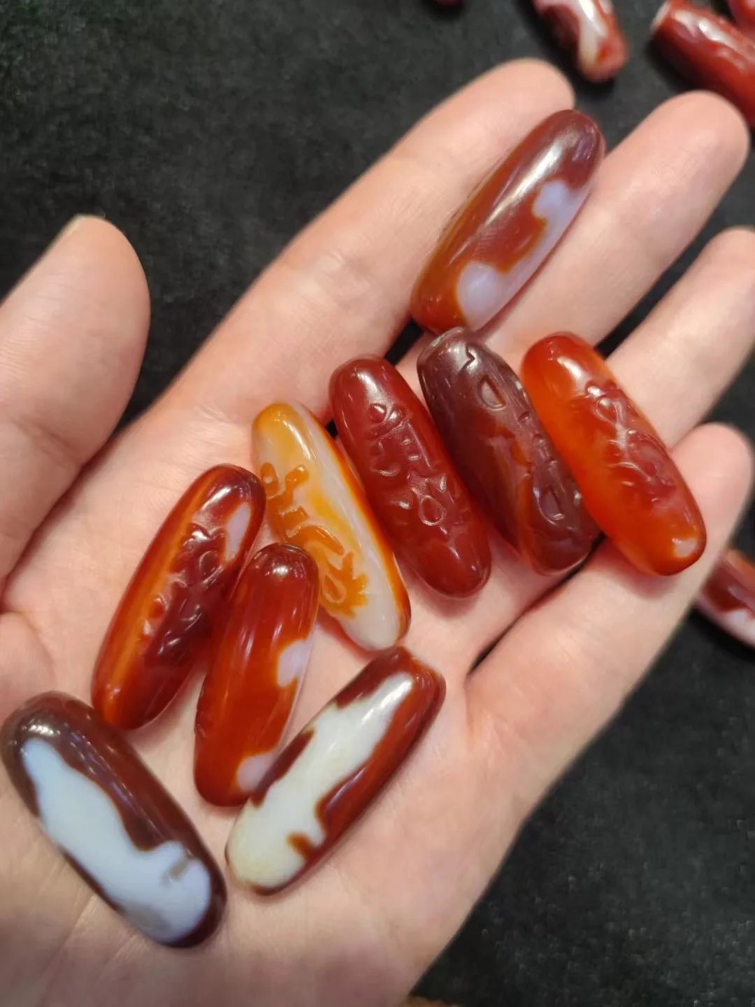 100pcs/lot natural Guanyin pattern agate dzi wholesale red and white weathering pattern Advanced craftsmanship 30mm handmade