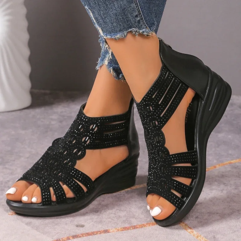 2026 Summer New Women's Fashion Open toed Comfortable Sandals Outdoor Soft Bottom Slope Heel Sandals