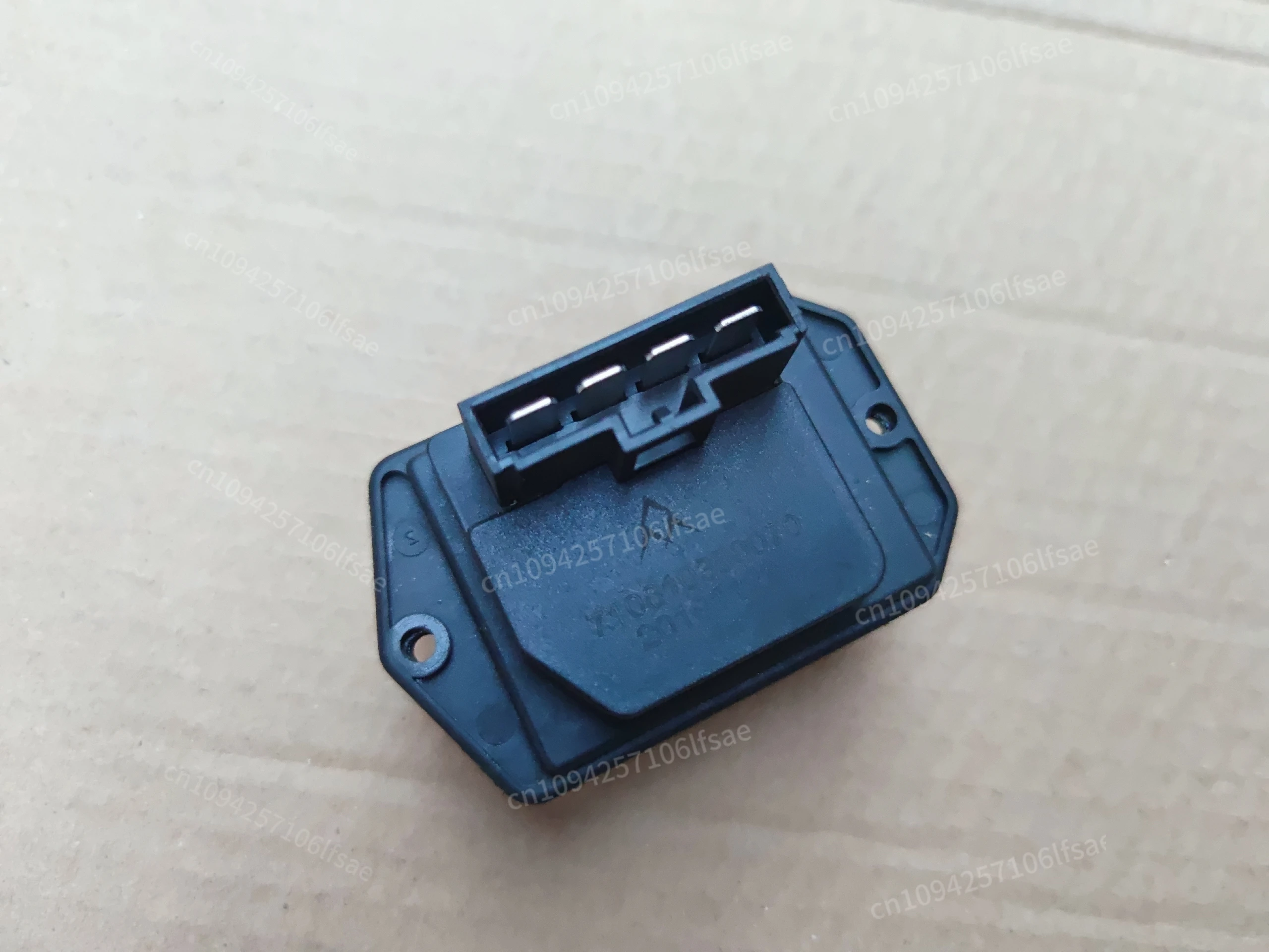 Huanghai Auto Parts N1S N2 N3 N7 N2S รถกระบะความต้านทานเครื่องเป่าลมอุ่นความต้านทานความเร็วโมดูล