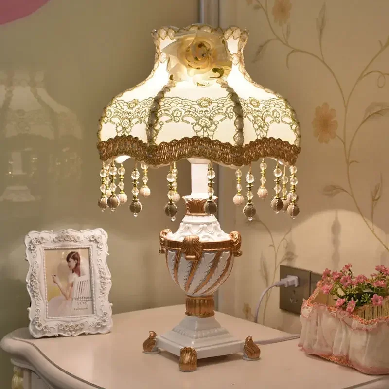 Lámpara de Mesa Vintage Estilo Nórdico, Lámparas de Mesa para Dormitorio, Lámpara de Mesa para Sala de Estar, Decoración de Dormitorio, Accesorios de Resina