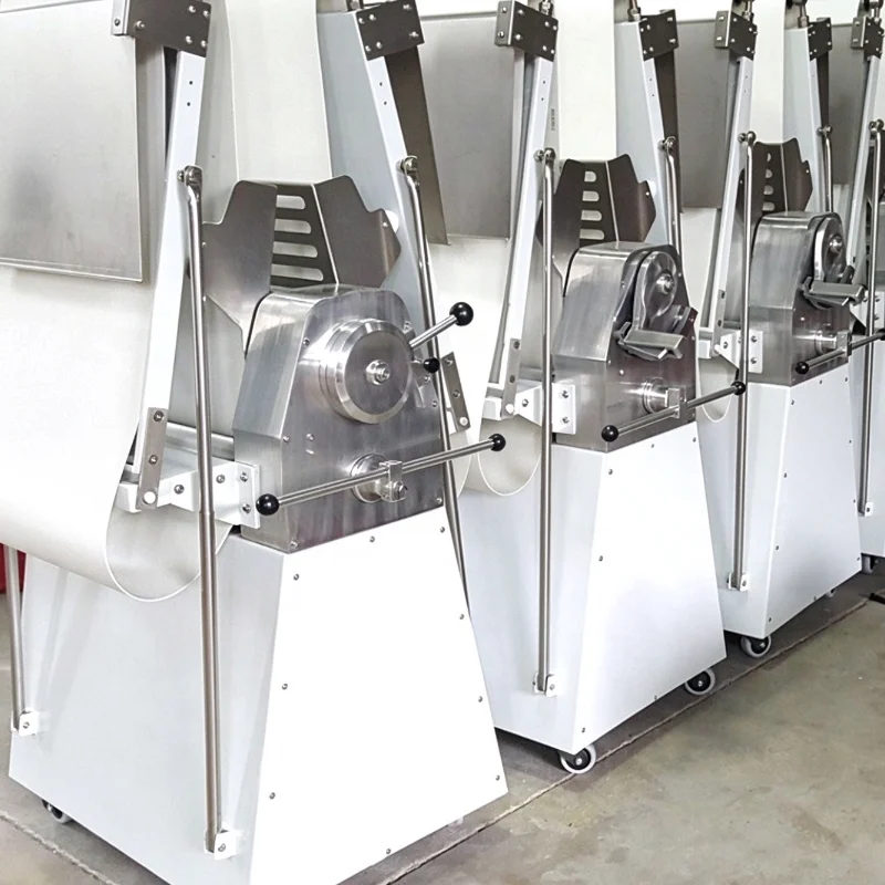 Crispy machine thickness adjustable vertical foldable bread crispy machine
