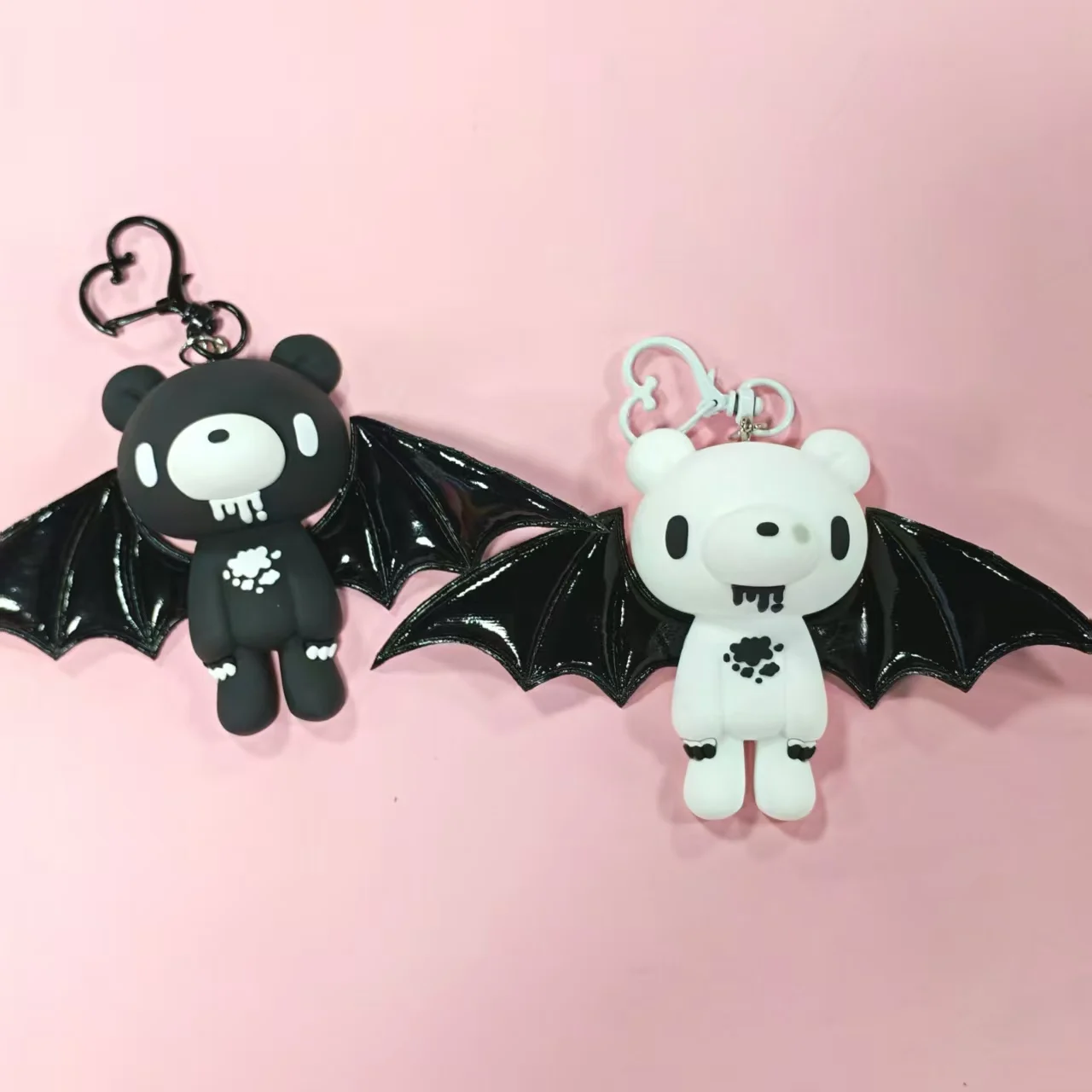 هذه سلاسل المفاتيح الدب اللطيفة بأجنحة الخفافيش رائعة! بالألوان مثل الأسود والوردي والأبيض والأخضر، مثالية للمفاتيح أو الحقائب #3