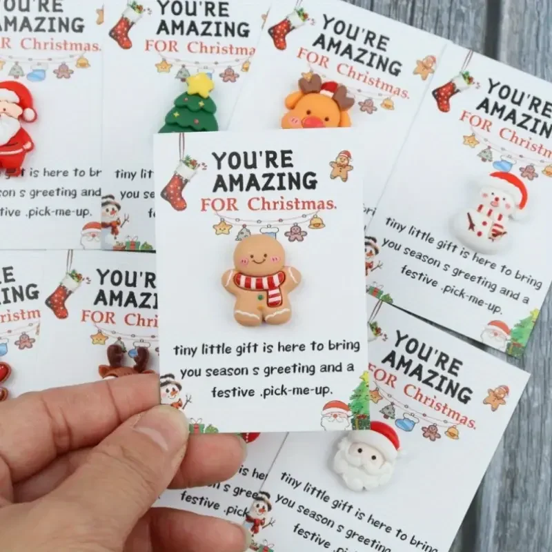 10/40 Stück zufällige Mini-Weihnachtskarten – emotionale Support-Geschenke mit Harzanhängern, Weihnachtsmann, Strumpf, Lebkuchen, Schneemann, Rentier