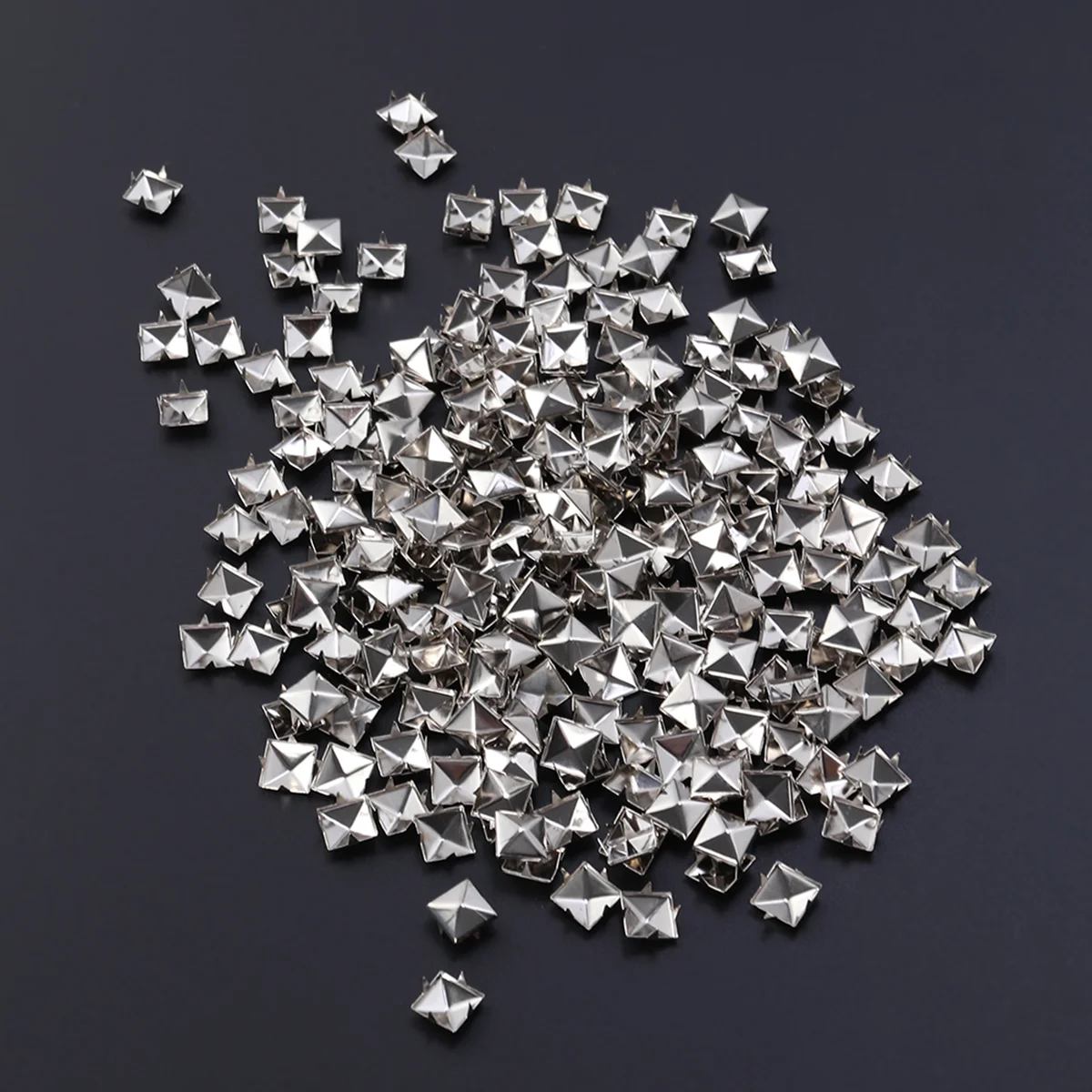 200pcs Square Rivet Metal Studs Spikes Nail for DIY Punk Shoes Belt Clothing Decor (Silver)