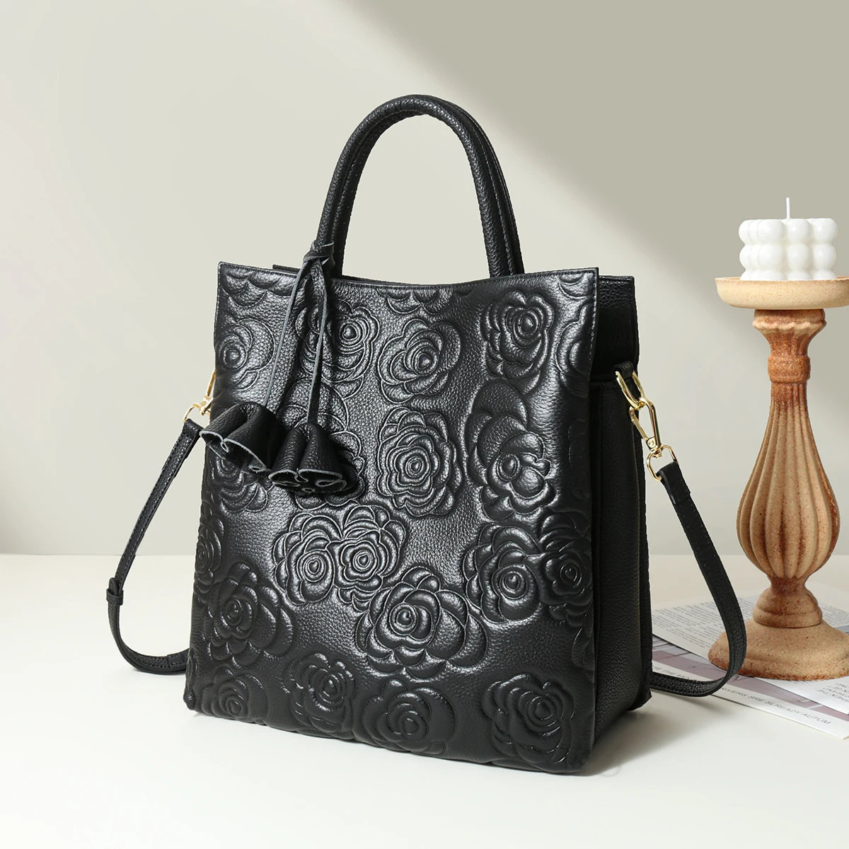 

High-End Genuine Leather Handbag for Women, New Fashionable Large-Capacity Commuter Crossbody Bag, Middle-Aged Mother Bag