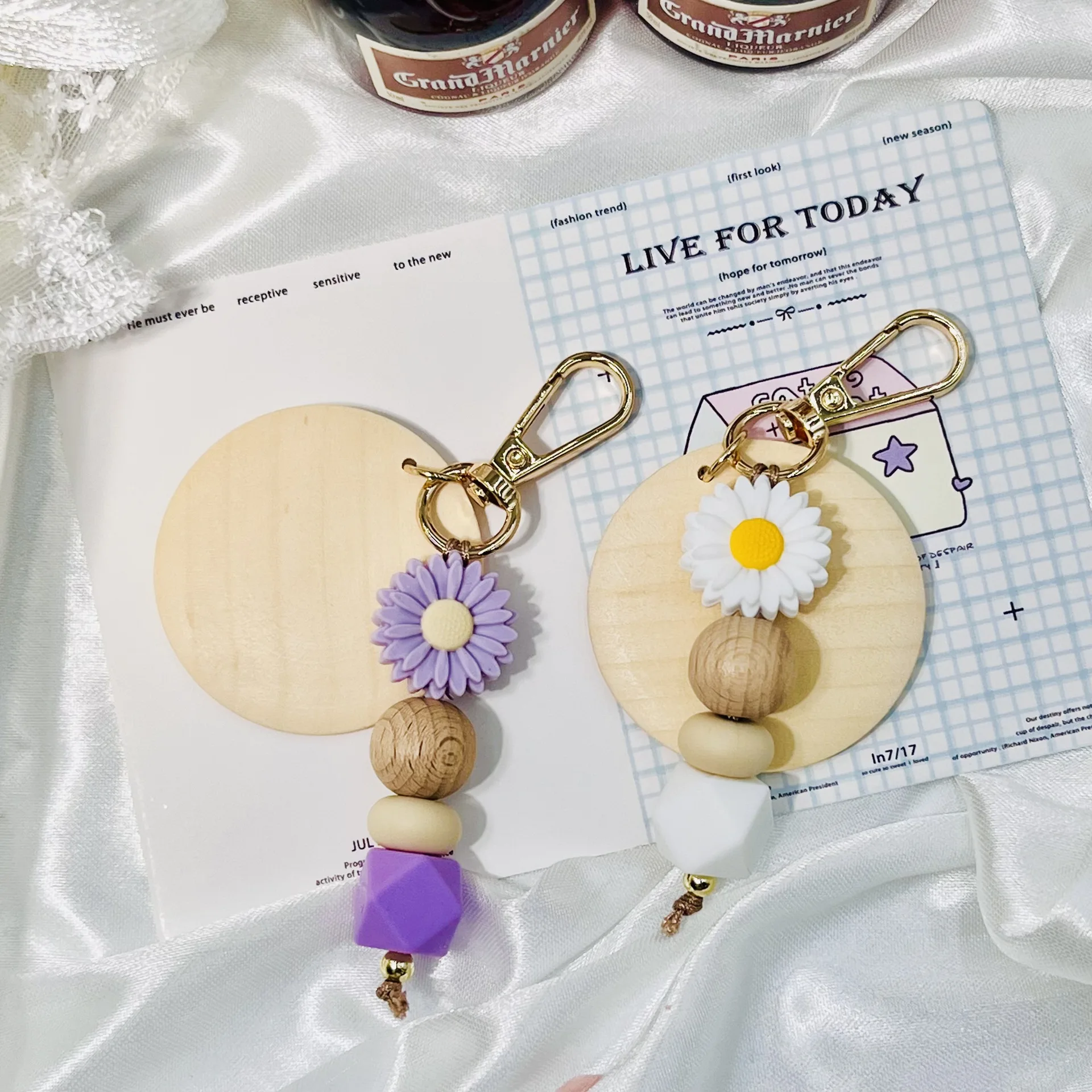DIY Gänseblümchen Silikon-Perlen Schlüsselanhänger Handgefertigter Holzperlen Schlüsselring Anhänger Kreatives Personalisiertes Namens-Schlüsselanhänger Geschenk – Detail 3