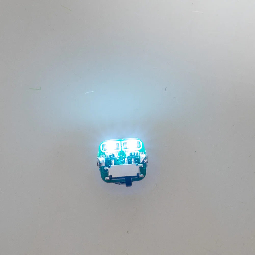 Duale LED-Leuchte mit Schalter, Kabellose Lampe für DIY-Modellbau/Gundam/Puppenhaus-Dekoration/Dioramen/Mikrolandschaften mit Batterie