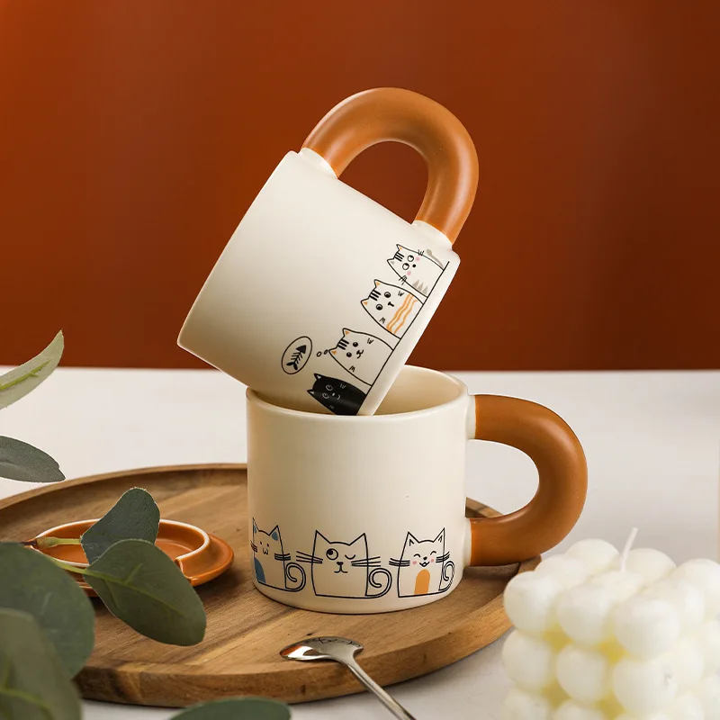 

Керамические кружки для пар с мультяшными рисунками и крышкой и ложкой — высококачественный подарочный набор, чашки для воды для офиса и ежедневного использования