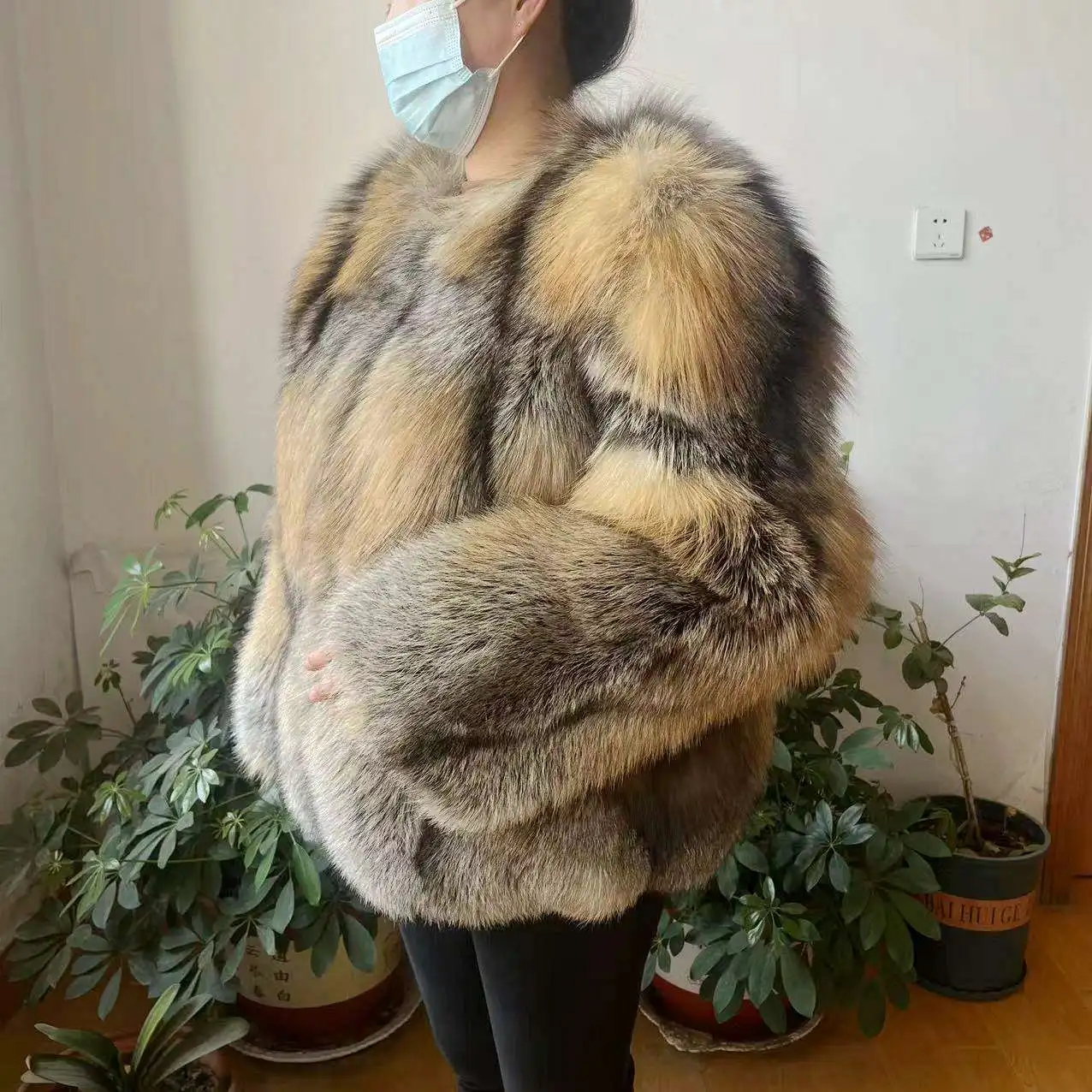 NEW style Winter Lady's Short Style Natural Fox Fur Jacket Thick Warm Real Fur Coat Women Outerwear Fashion Jacket