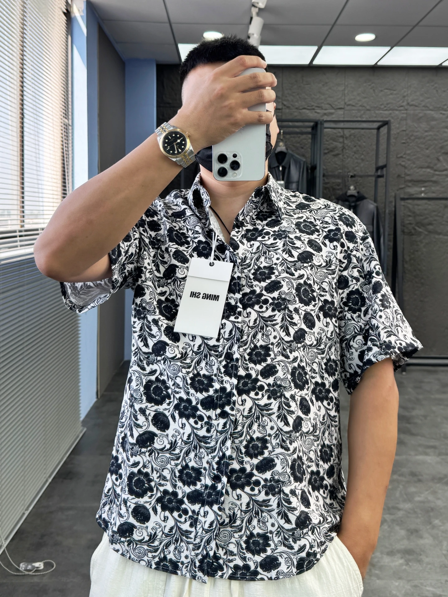 

Svip Retro High Quality Value Summer Thin Short Sleeve Printed Loose Casual Shirt Men Breathable Cool Feeling Turn-down Collar