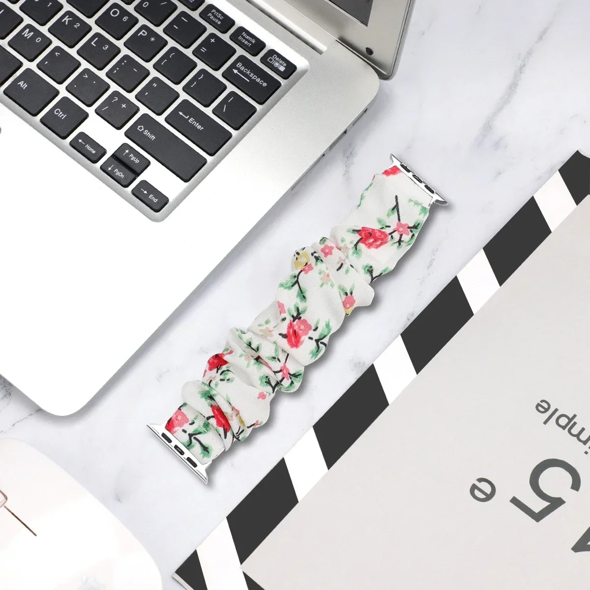 Scrunchie Strap for Apple Watch Band 44mm 40mm 46mm 42mm 45mm 41mm 49mm Nylon Bracelet for IWatch Series 10 9 8 7 6 SE 5 4 Ultra