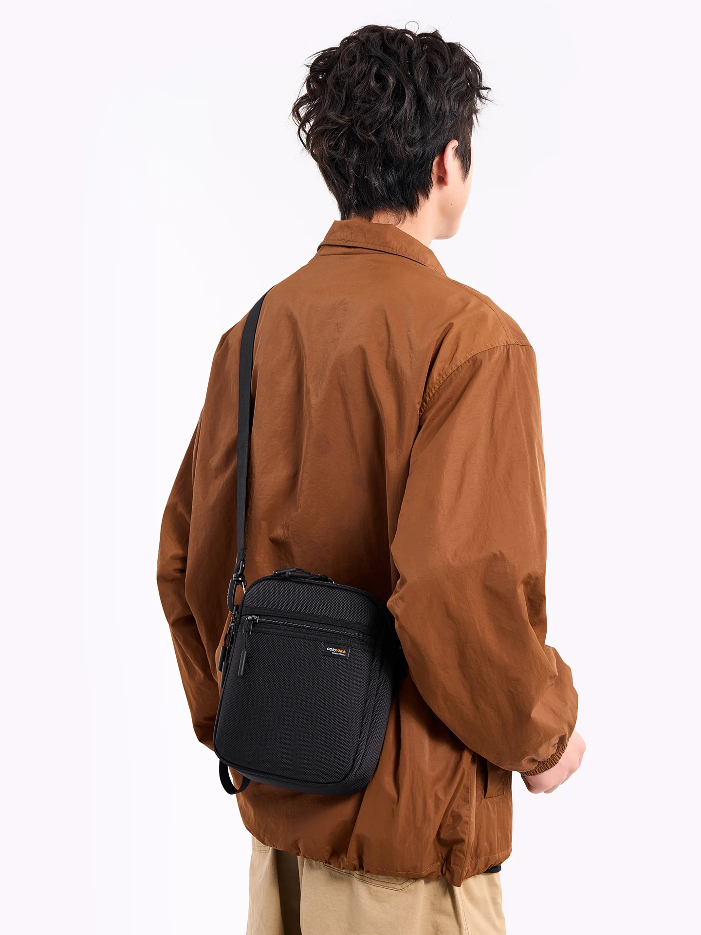 new-2026-men's-crossbody-bag-casual-lightweight-outdoor-travel-document-phone-small-bag-single-shoulder-bag-nylon-material