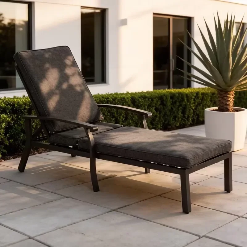 Waterproof Outdoor Lounge Chair Single Sunbed for Poolside Beach Garden Furniture Durable Upholstered Recliner Patio Decor