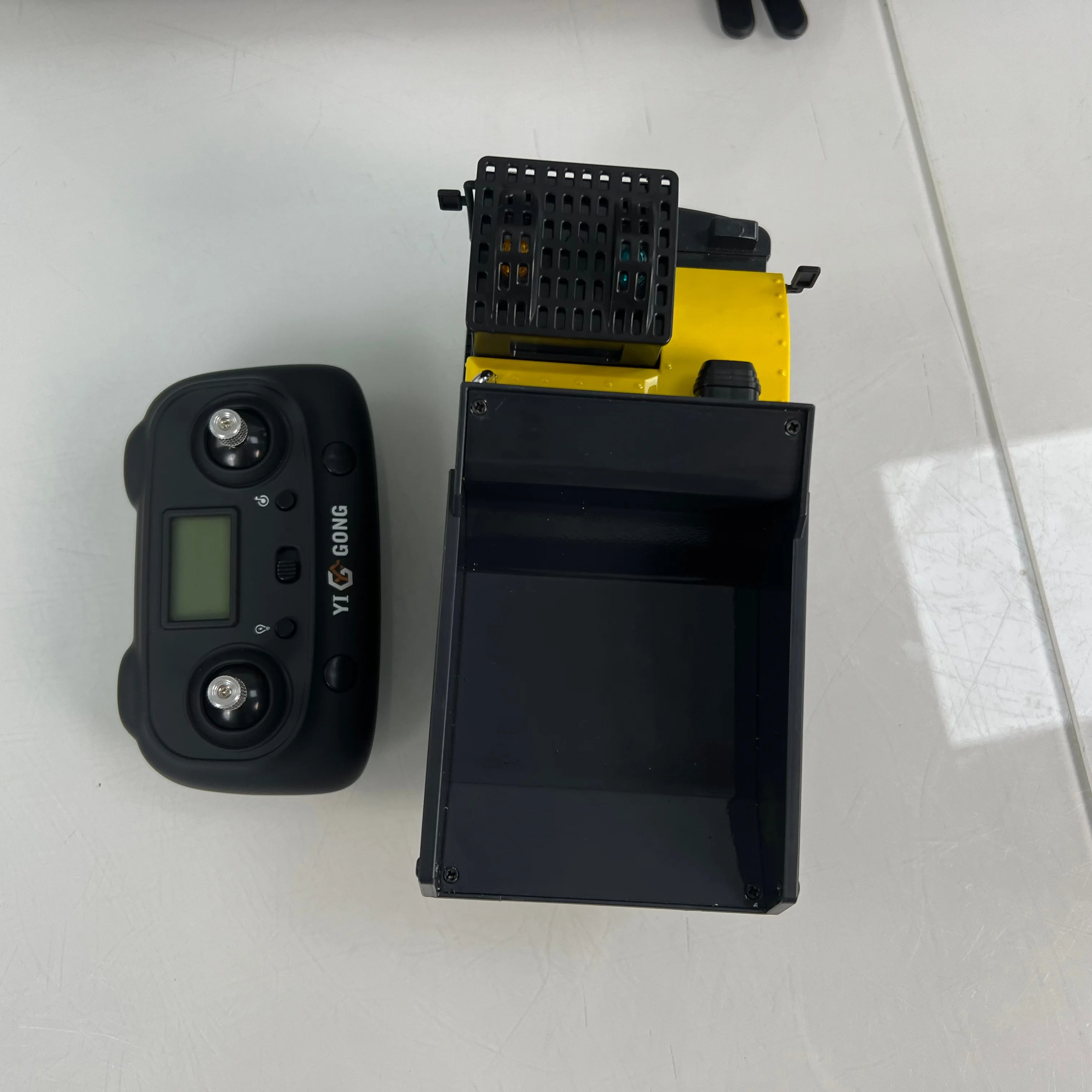 RTR 1/50 T14R パンサー 電動RCクローラー ダンプトラック 建設車両 クローラー式ティッパー 完成品モデル おもちゃ ライト サウンドユニット付き