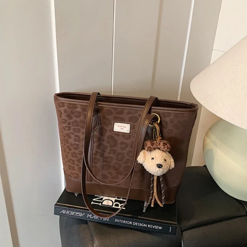 sac-a-main-intemporel-pour-femme-sac-bandouliere-en-cuir-de-createur-pour-femme-sac-a-l'epaule-de-la-celebre-marque-de-luxe-mom'-bag