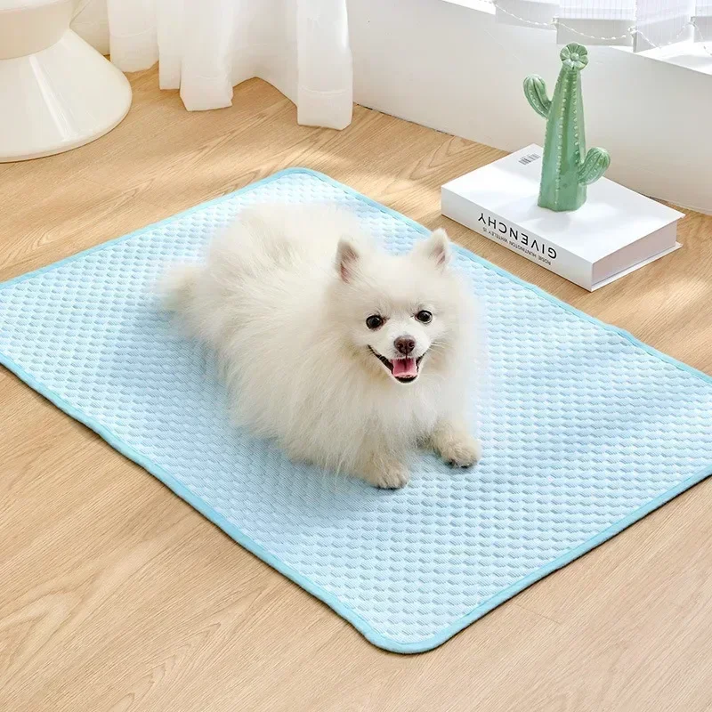 

Summer Cooling Ice Silk Mat for Dogs & Cats - Portable Breathable Cold Touch Pad for Car & Home Use