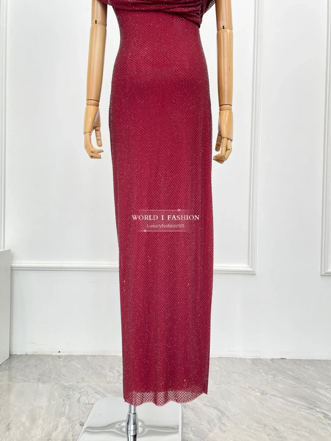 

2025 New Beautiful Red Diamonds Pressed Short Sleeve The Off Shoulders Maxi Dress