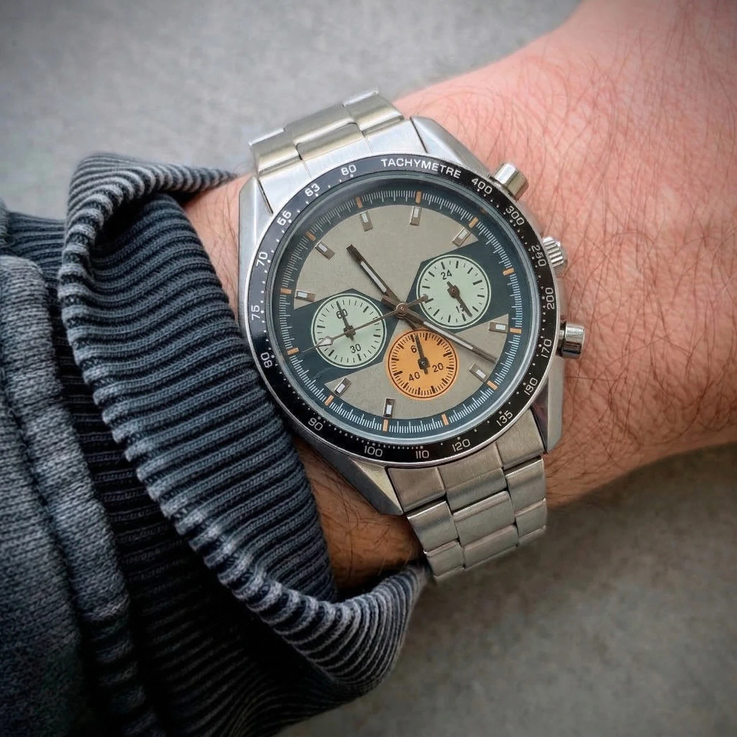 CILOA-Men Vintage Silver Watch Chronograph Beige Dial Stainless Steel Strap Racing Sports Quartz Wrist Watch-536