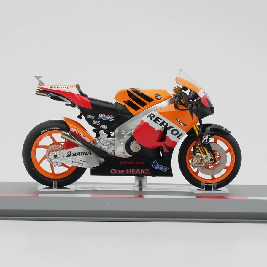 1:18 Scale Diecast Alloy Moto GP 2012 Honda RC213V Dani Pedrosa Motorcycle Toys Cars Model Classic Adult Gifts Static Display