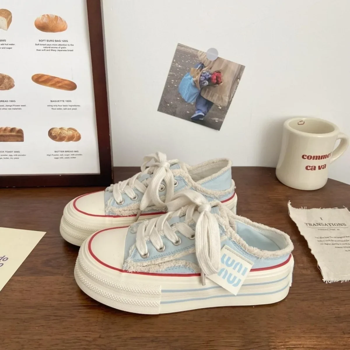 أحذية رياضية نسائية ذات اتجاهين شرابة أحذية ذات نعل سميك نعل ناعم قابلة للتنفس أحذية غير رسمية مناسبة للارتداء اليومي طوال الموسم