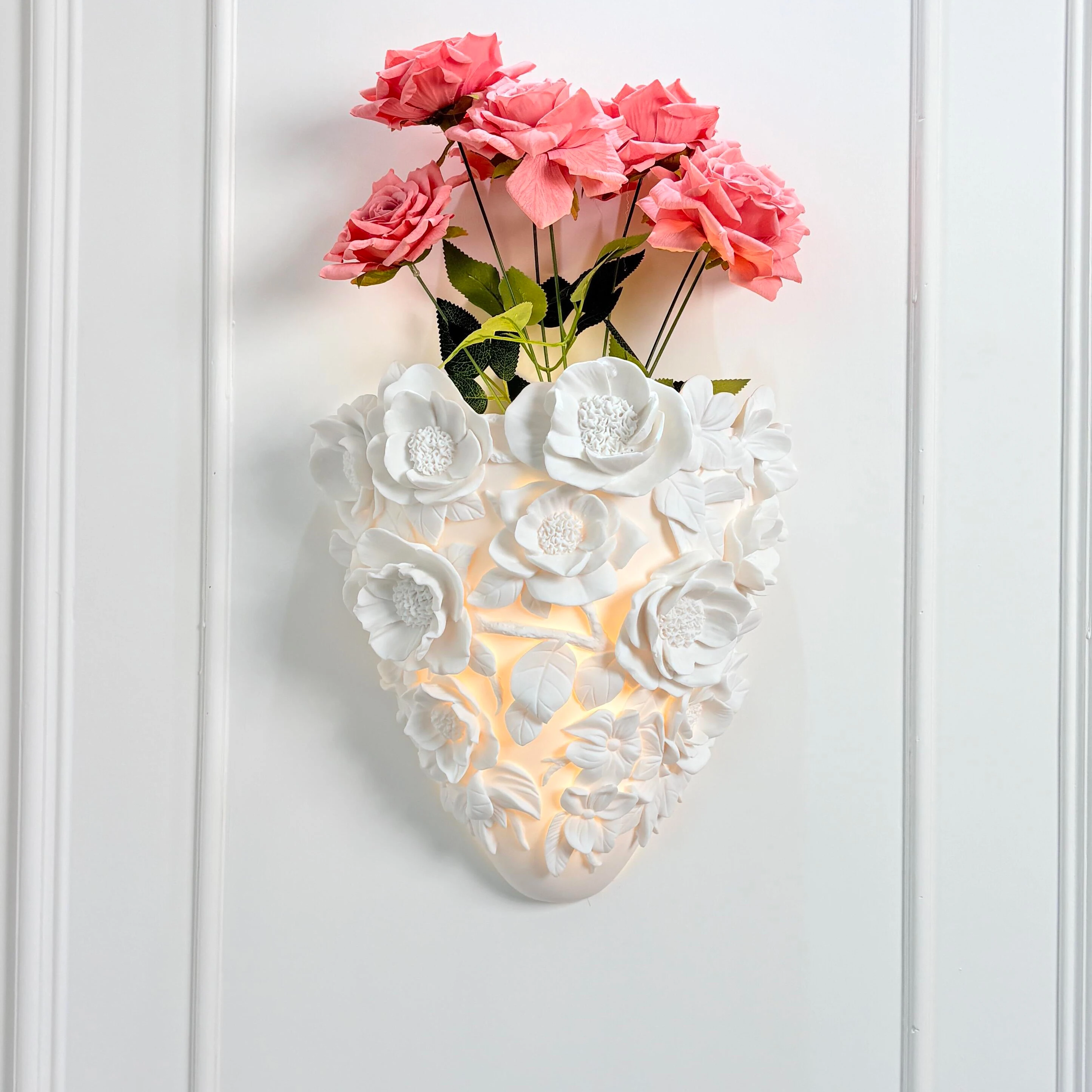 Modern rose resin wall lamp, high-end dimmable high color rendering index, suitable for living room, bedroom, bedside corridor