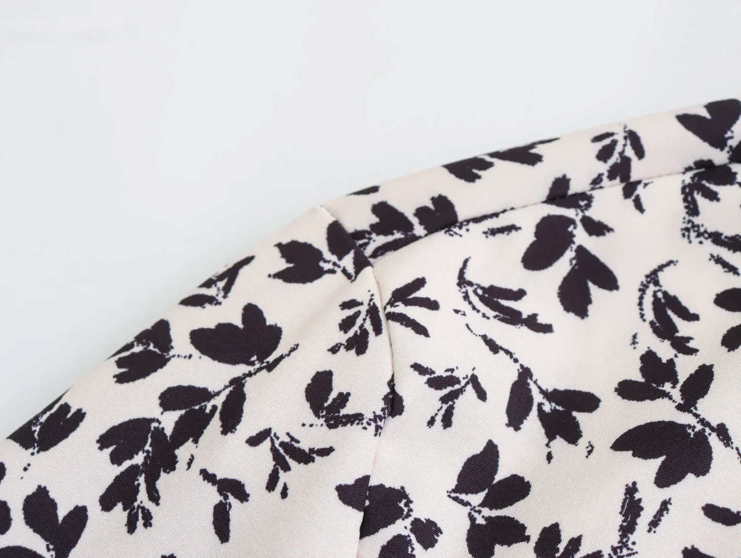 Outono feminino com decote em v mini vestido impresso manga longa lanterna elegante senhora midi robe floral impressão maxi vestido feminino camada de base saia