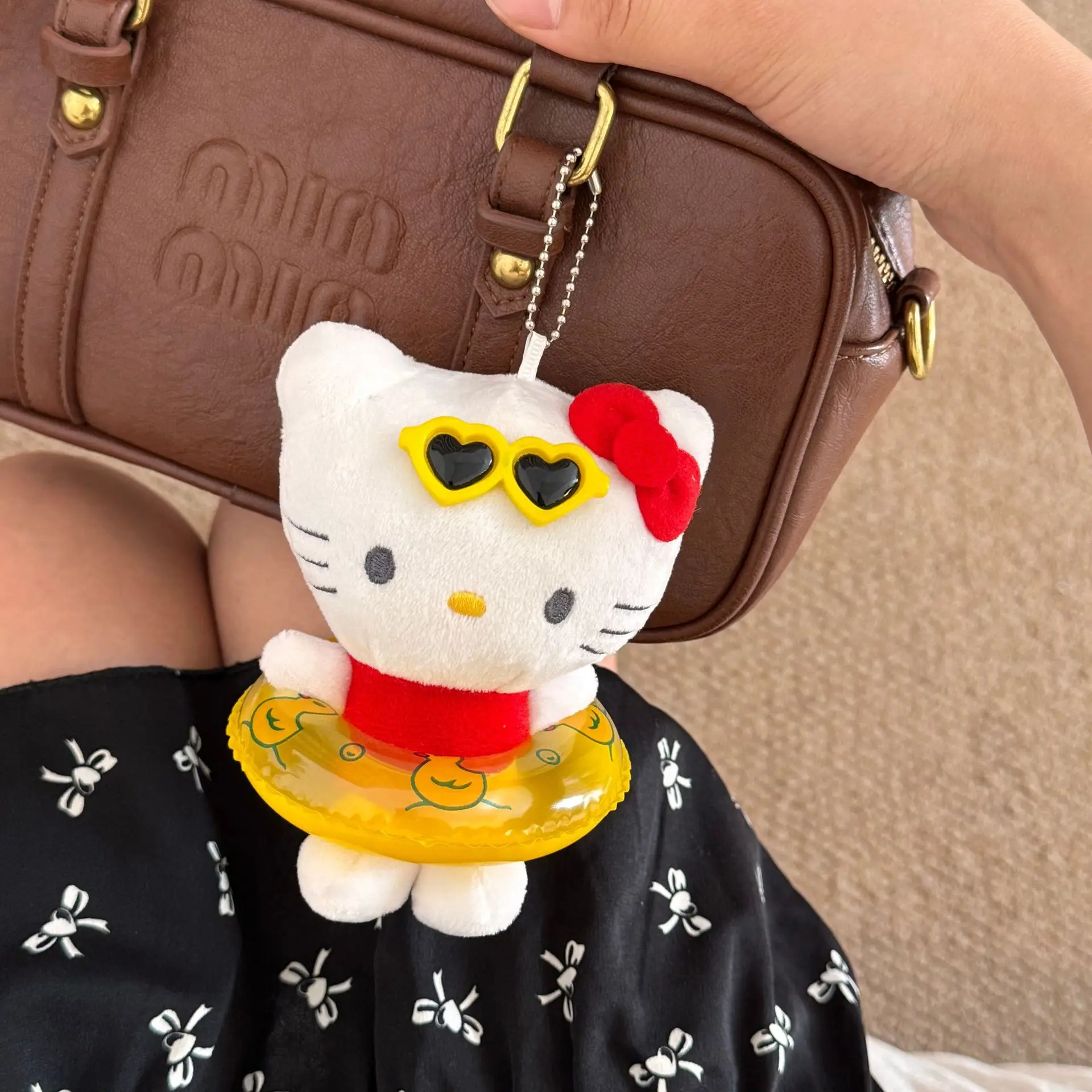 مرحبا كيتي السباحة الدائري أفخم قلادة دمية أنيمي Kt القط لطيف هاواي نمط قلادة ظهره الديكور فتاة هدية