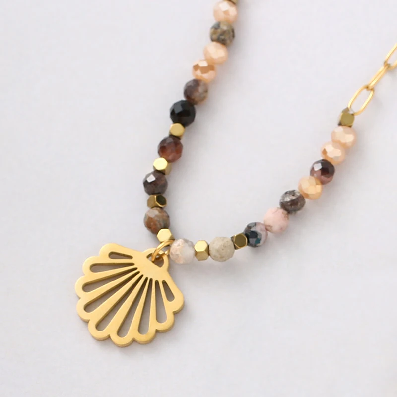 Bohemia Handmade Rice Beads Chain Necklaces for Women Fashion Stainless Steel Hollow Maple Leaf Pendant Necklace Jewelry Gifts