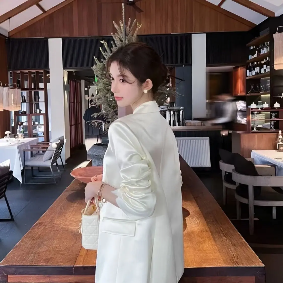 

Женское пальто из сатина: модный корейский дизайн, легкое, повседневное, для работы и отдыха