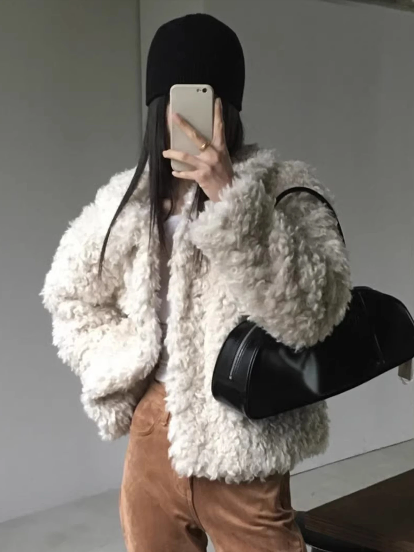 

Clothland женские модные шубы однобортные с длинным рукавом из овечьего меха женская толстая верхняя одежда куртка Mujer CB202