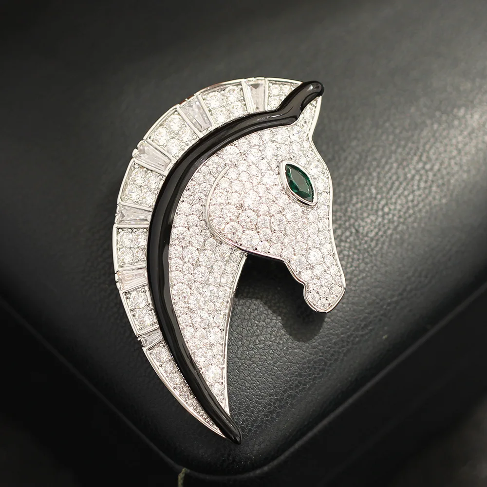 New Chinese Zodiac Horse Head Brooch Personalized Drip Oil Micro Inlaid Zirconia Stone Animal Accessories Pins Men and Women