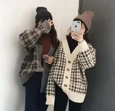 

Осенне-зимний шикарный утолщенный вязаный свитер, пальто средней длины, женский кардиган с длинными рукавами, клетчатый узор