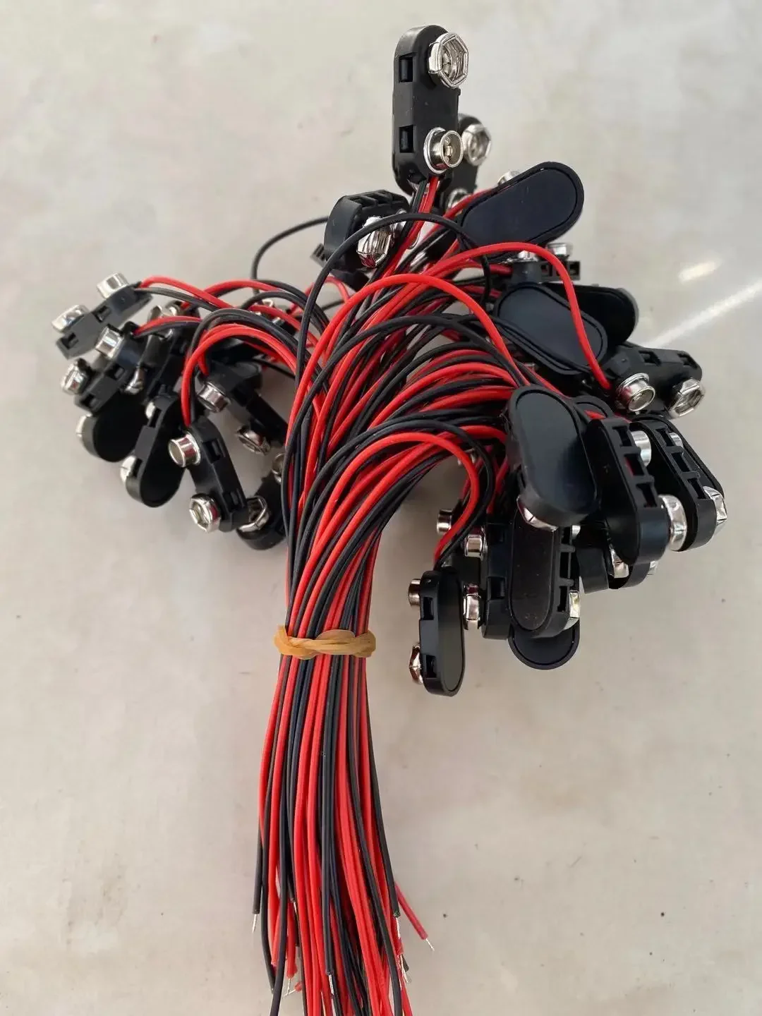 1000pc 9V Battery Snap Connectors on Strap Clip 9 Volt I Type Hard Shell Buckle Holder 15cm Lead Wire Battery Snap Cable