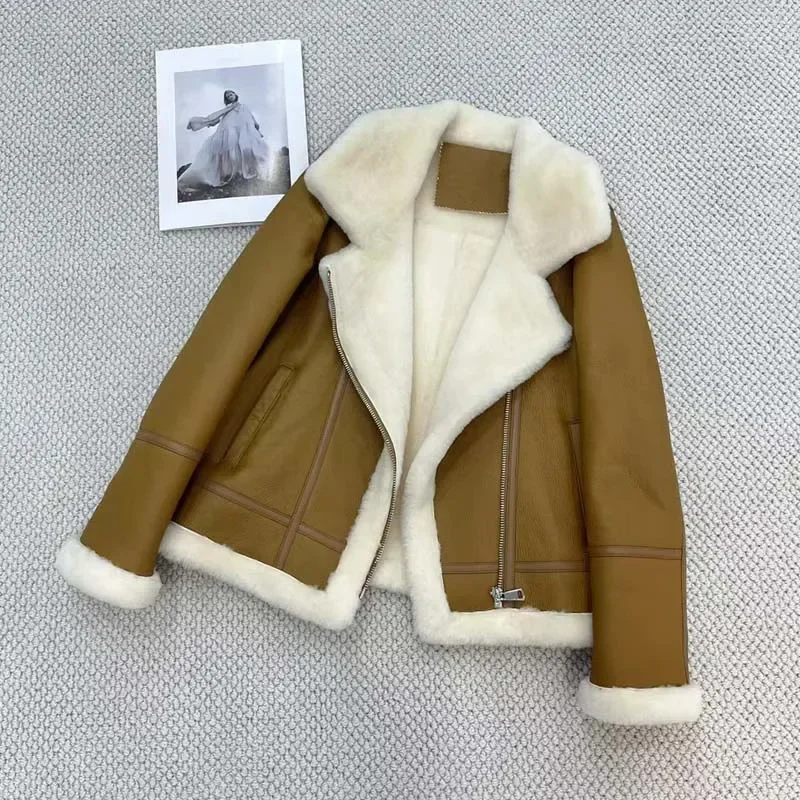 Naturalne futro z owczej skóry Merino Zimowe kobiety Krótka długość 2024 Nowość Typ lokomotywy Cała skóra owcza Gruba ciepła
