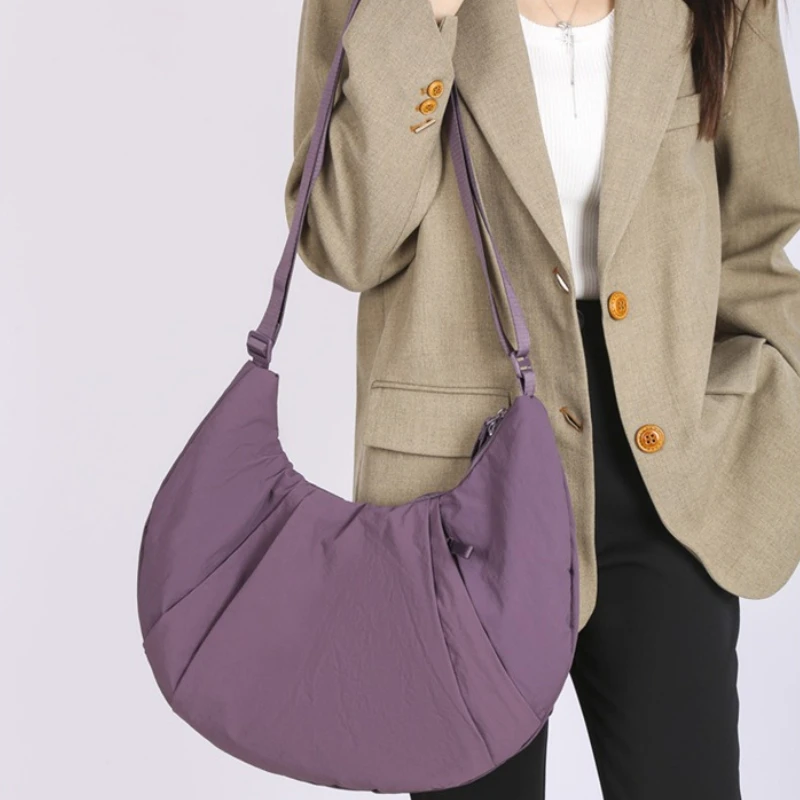 

Simple Nylon Women's Hobos Shoulder Bags Large Capacity Ladies Pleated Half Moon Messenger Bag Casual Solid Color Female Handbag