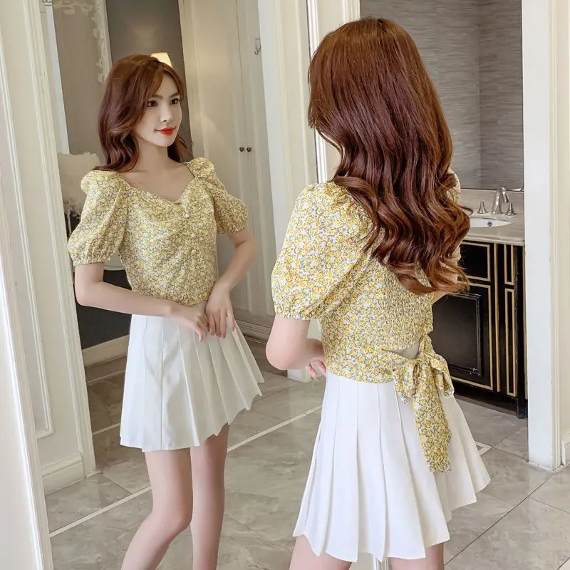

Sweet Simple Bow Tie Floral Bubble Sleeve Square Neck Lace Top
