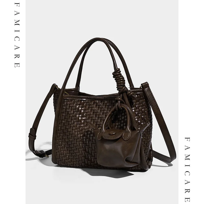 

Новинка 2025 года, тканая сумка-ведро ручной работы, сумка через плечо из искусственной кожи, модная нишевая сумка, повседневная универсальная женская сумка