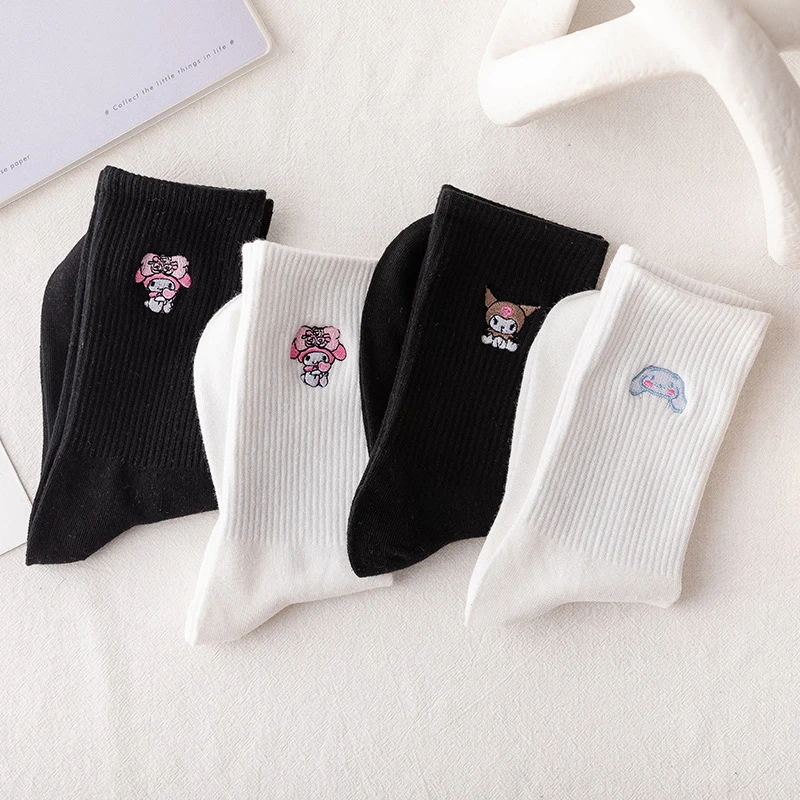 Sanrio Kawaii Anime Cotton Socks Cinnamorol Mymelody Kuromi Simple Casual Black White Classic Allmatch Mid-Calf Socks Women Gift