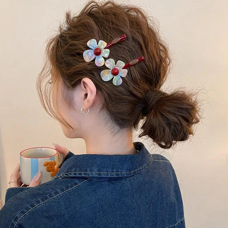 Haarspange mit Farbverlauf und Blumenmuster, elegante seitliche Haarspangen, luxuriöse Haar-Accessoires für Frauen – Detail 2
