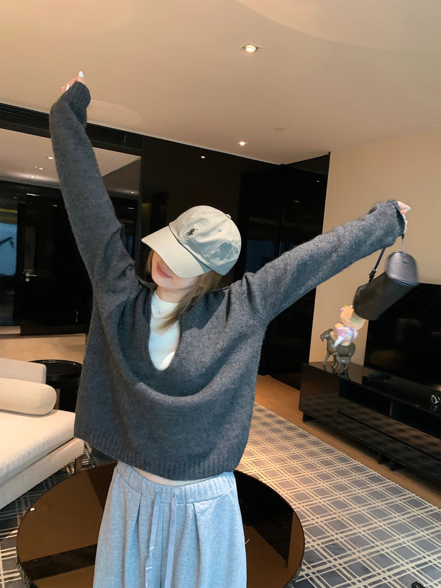 

Вязаный топ с длинным рукавом и V-образным вырезом для женщин, модная корейская одежда для ранней весны