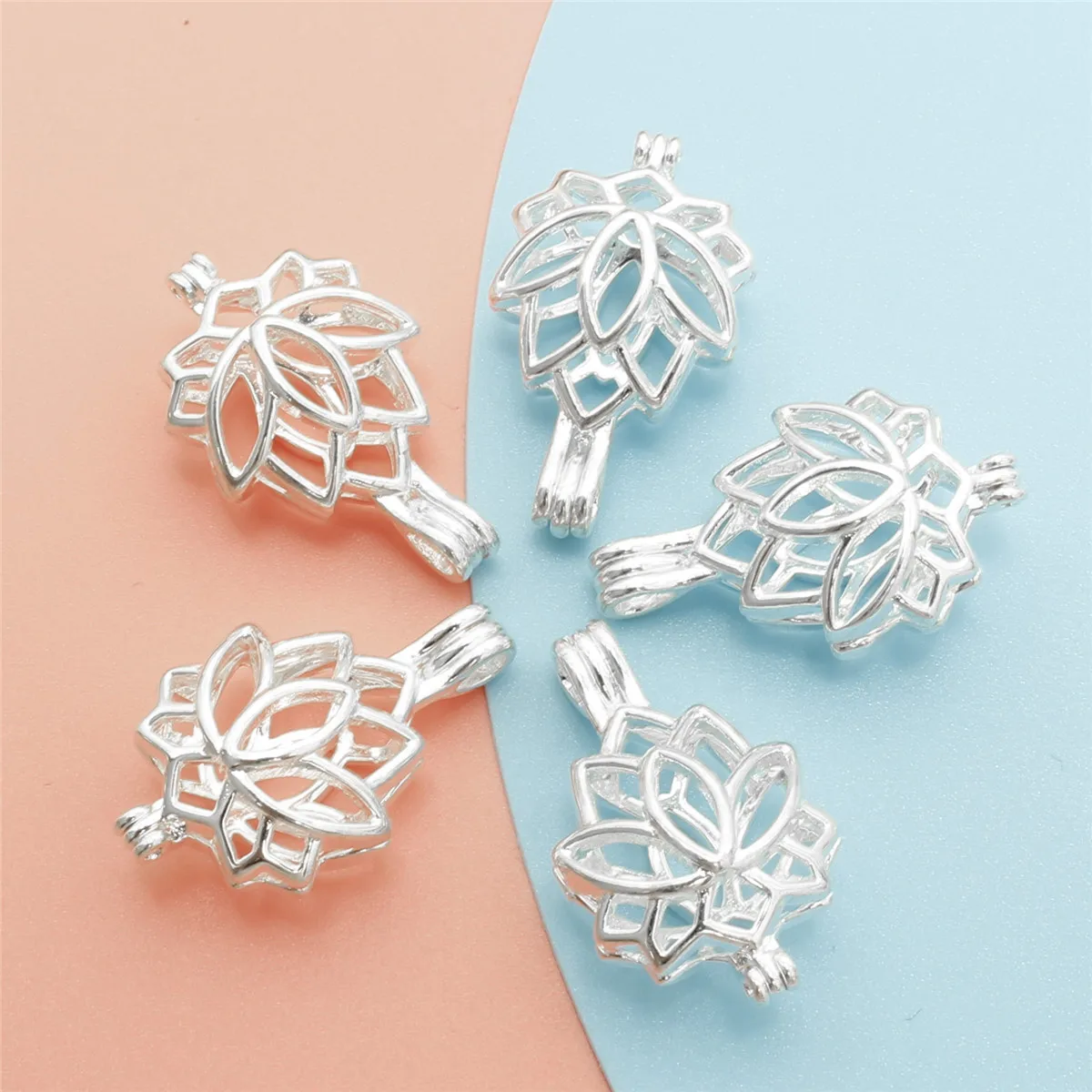 

10pcs Classics Lotus Pearl Cage Locket Pendants Aromatherapy Essential Oil Diffuser Necklace Locket For DIY Jewelry