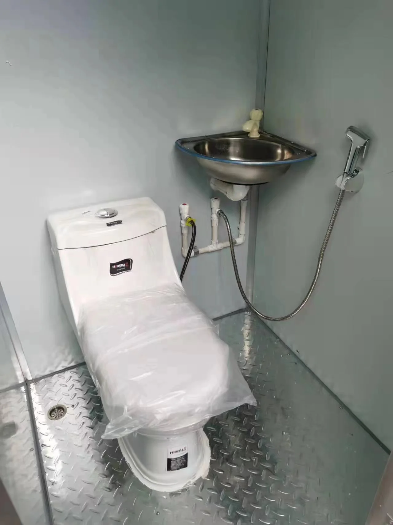Philippines Sitting Toilet Squat Toilet Prefabricated Portable Toilet Mobile Outdoor Bathroom