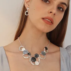 New in Necklaces Fashion Vintage Accessories Beauty Jewelry Chain Christmas Gift Resin Aesthetic Personalized Necklace for Women