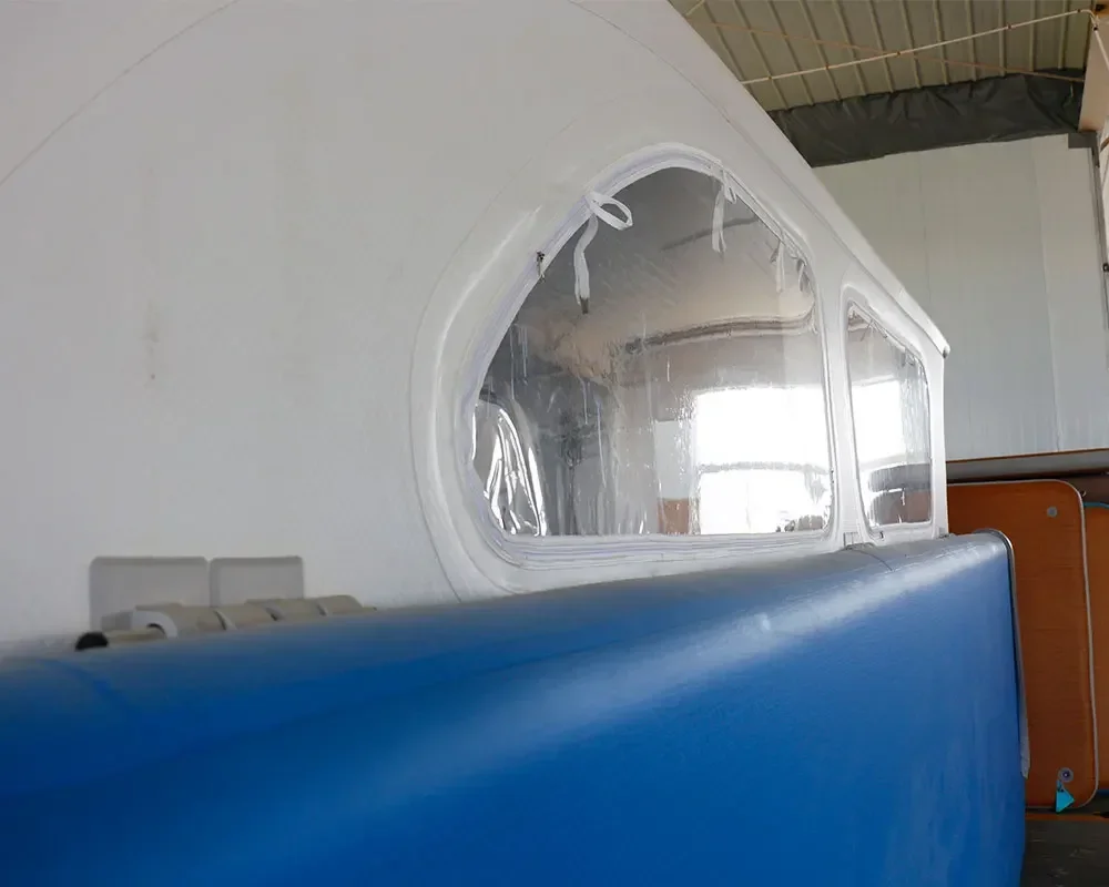 قارب كاتاماران مائي قابل للنفخ تتسع لـ 6-8 أشخاص، قاعدة عائمة لحفلات جزيرة الحوامات #4