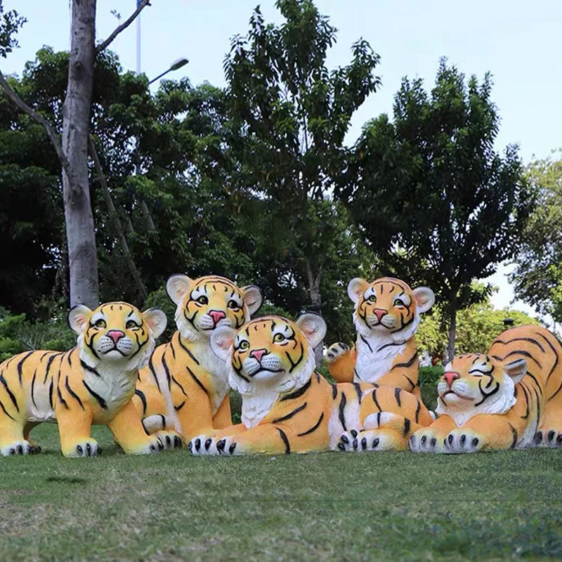 Escultura de tigre de simulación al aire libre, animal, jardín, paisaje, patio de aterrizaje, tigre blanco, modelo grande de fibra de vidrio